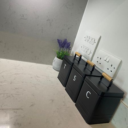 Modern 2 Bedroom City Centre Apartment W Balcony Manchester Exterior photo